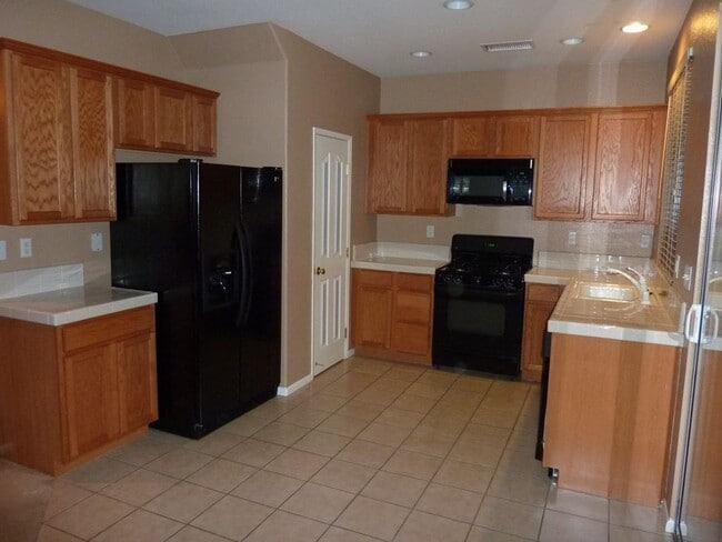 Photo - FOR RENT – Available January 10, 2026