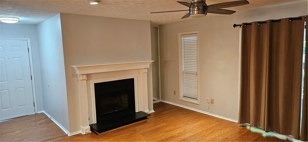 Photo - 207 Cumberland Ct SE