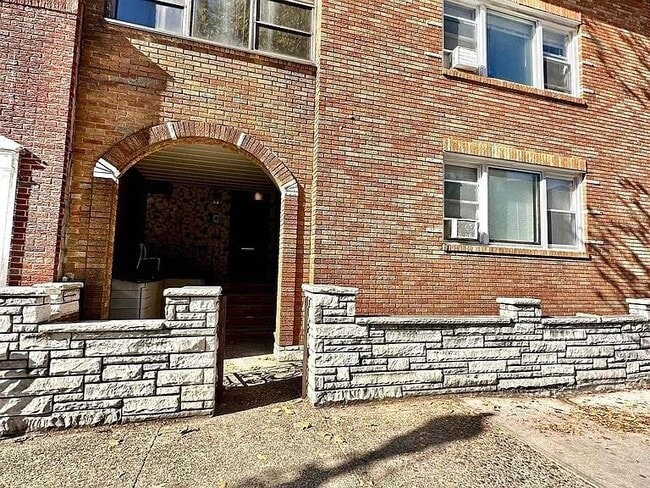 Building Photo - 902 Washington St Unit G