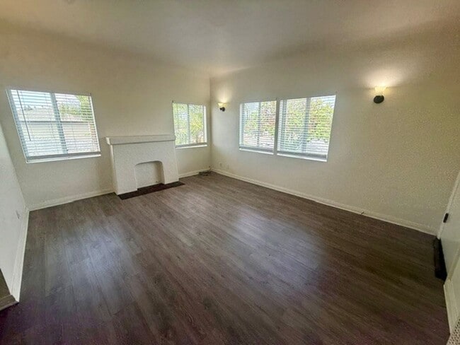 Photo - 1059 Mira Mar Ave.
