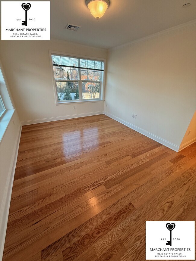 Photo - 218 Ellery Ct