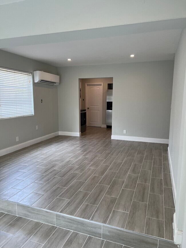 Photo - 325 SW 14th Ct Unidad A