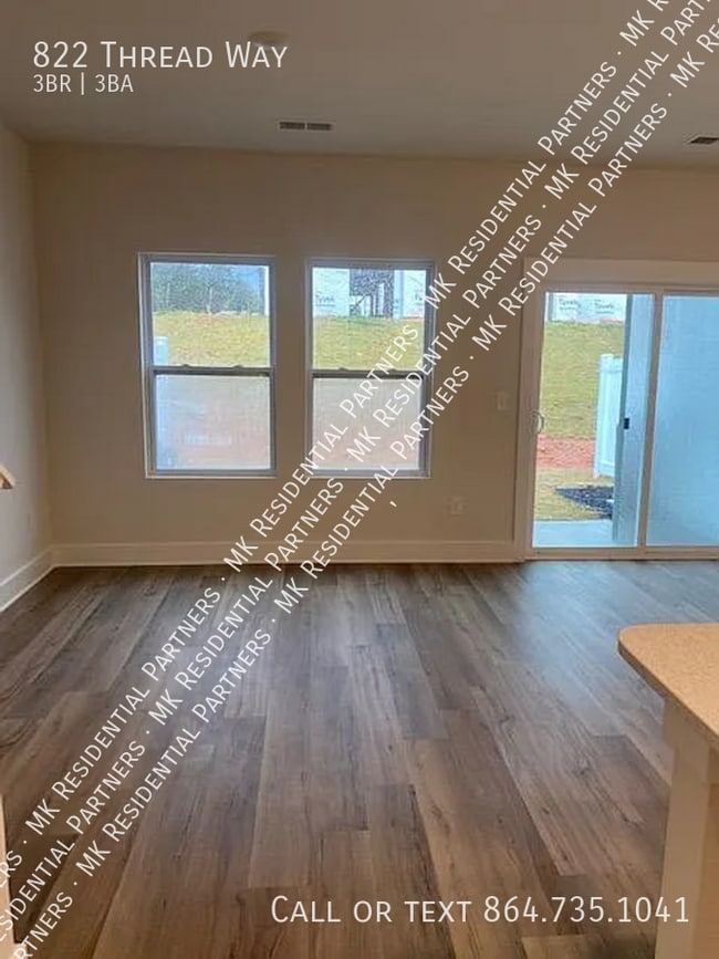 Photo - 822 Thread Wy