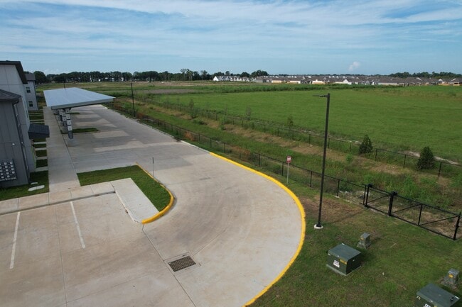 The Commons at Ridge and Loop
