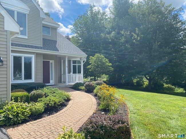 54 Winchester Dr