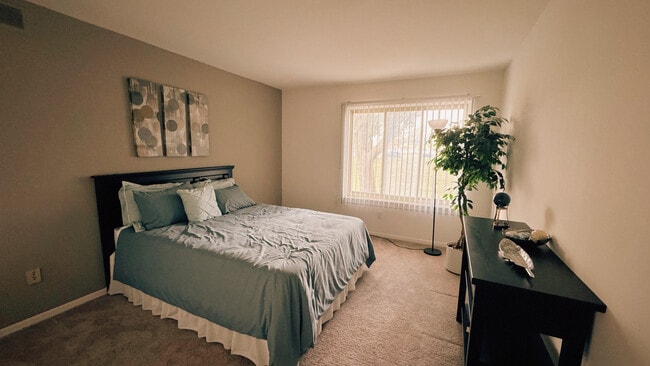 2nd Bedroom - Corner Place