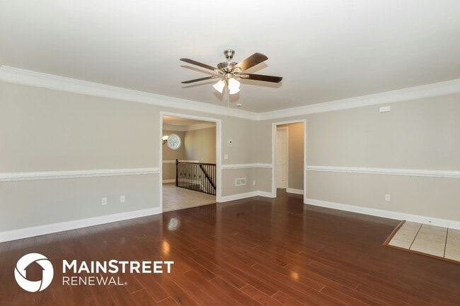 Photo - 2207 Clarendon Ct NE