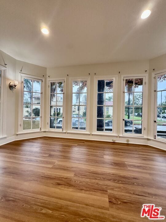 Photo - 1086 Meadowbrook Ave