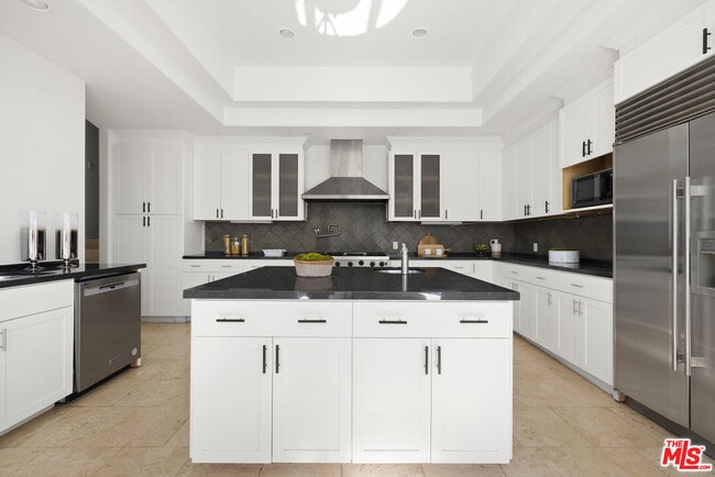 Photo - 1939 Stradella Rd