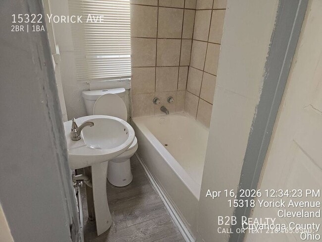 Photo - 15322 Yorick Ave