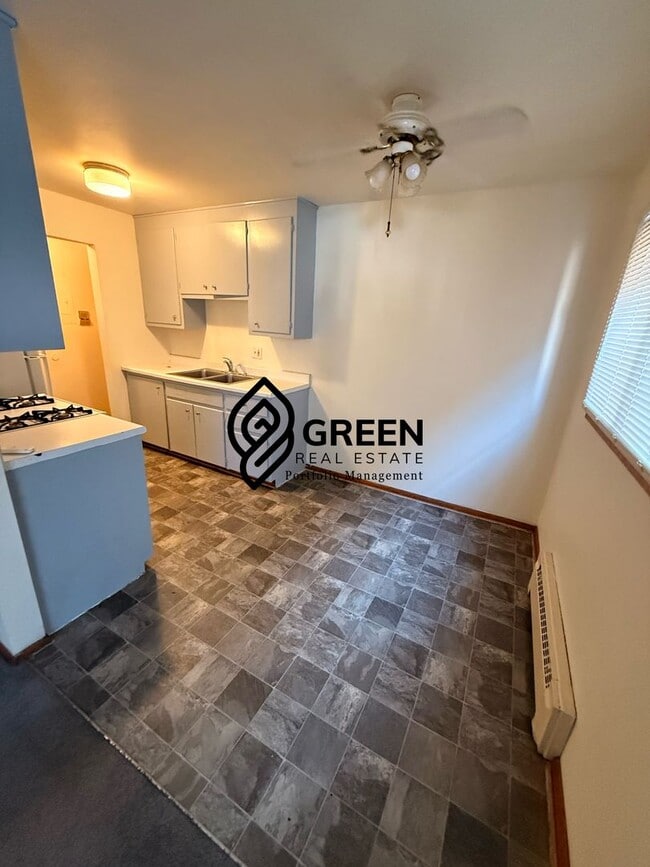 Photo - 450 S Dearborn Ave Unit 7