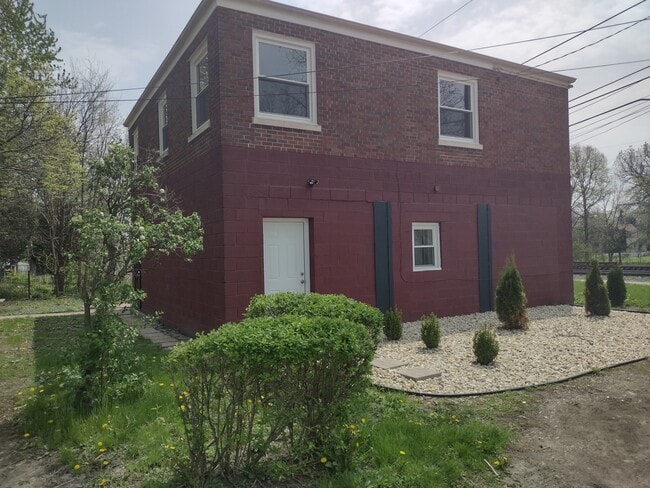 Photo - 48 W 21st St