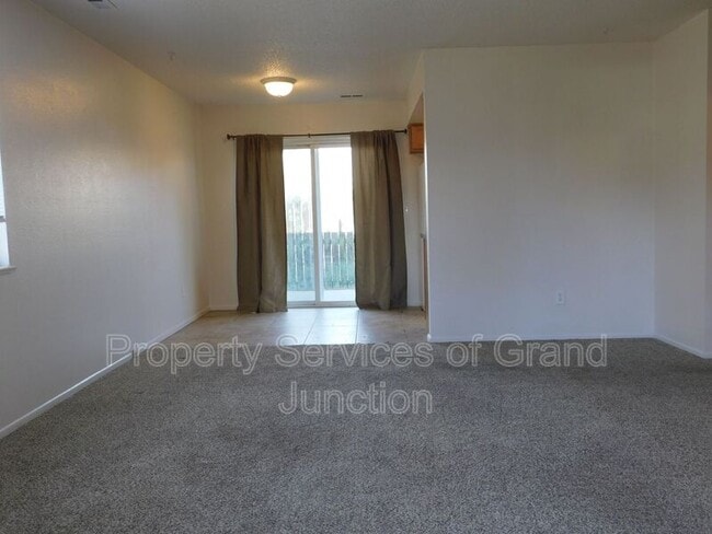 Photo - 232 Crawford Ln Unit B