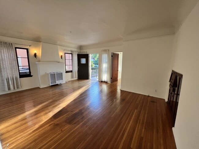 Photo - 340 Obispo Ave