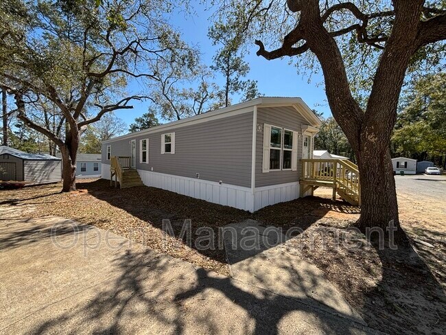 Building Photo - 356 Bayhead Dr