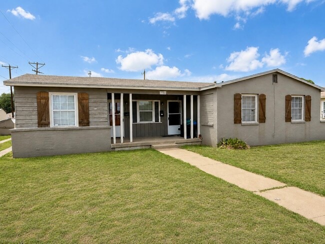 Building Photo - 3506 Peoria Ave