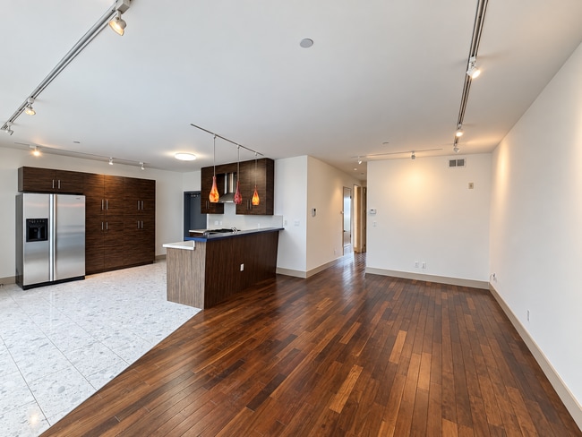 2863 California St Unit D