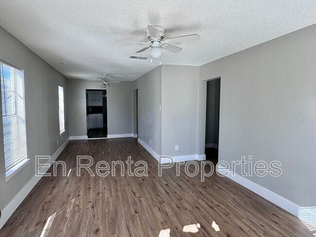 Photo - 716 W Broadus St