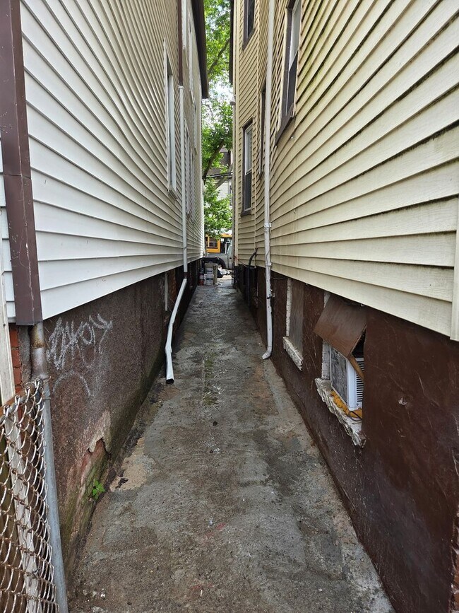 33 Springdale Ave Unidad 1