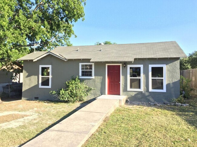 710 Poinsettia St