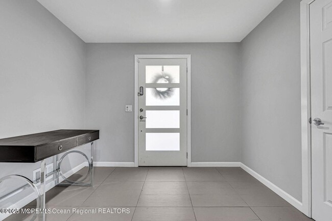 Photo - 17 Roslyn Dr