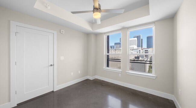 Photo - Stylish Apt, Sweet Deal – Up to 1 Month Free! Unit E25D3