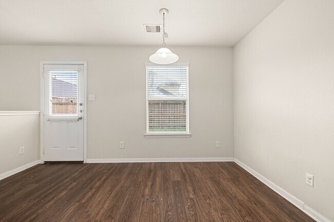 Photo - 21415 Partha Way