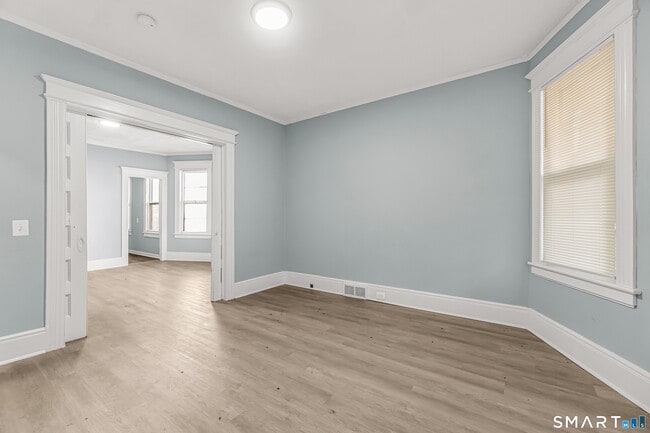 Photo - 105 Carleton Ave