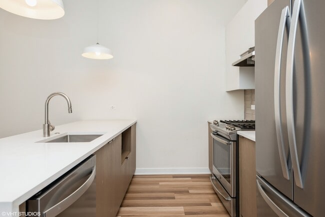 Photo - 1553 N Wells St