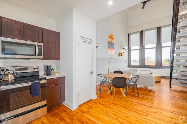 2BR, 2BA - 1,048SF - Kitchen/Living Room