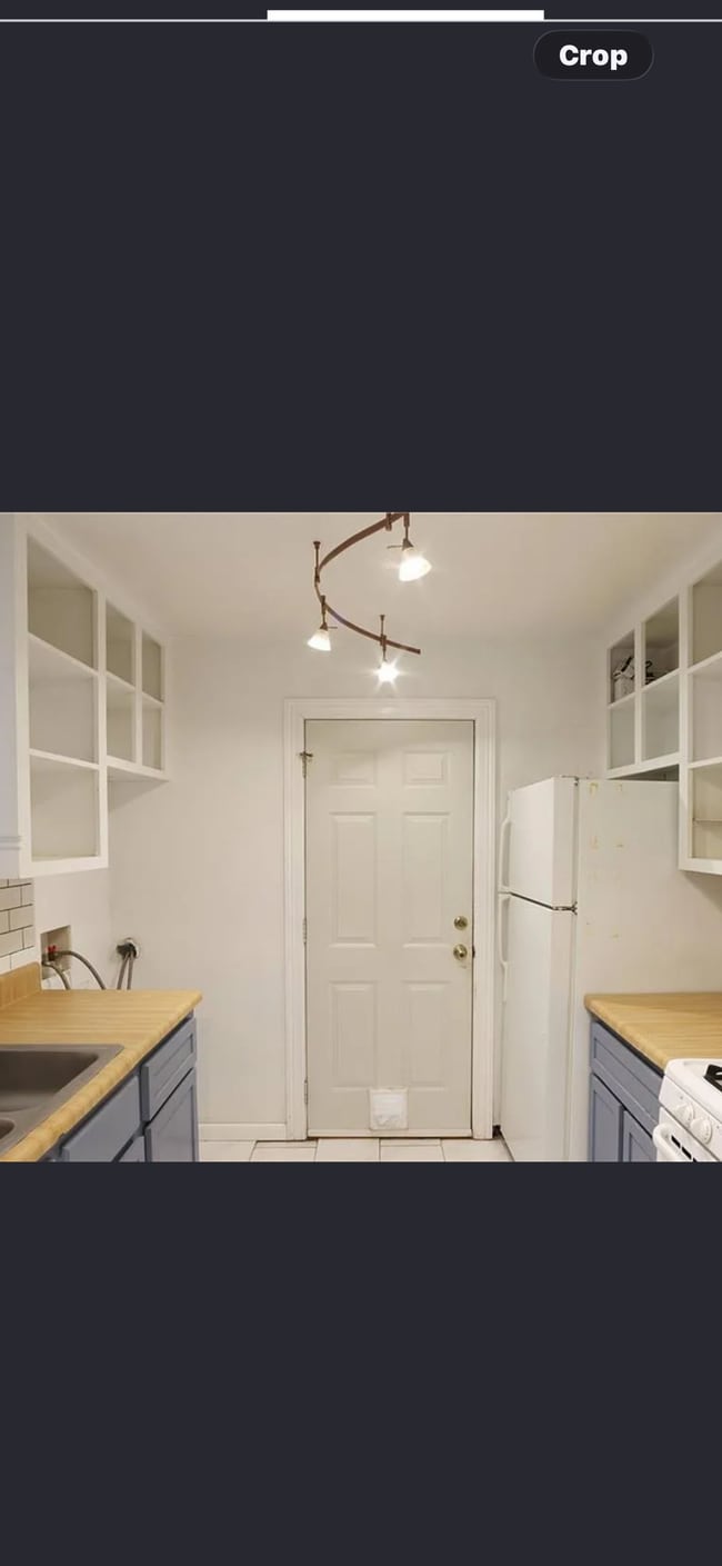Building Photo - 3201 N 25 1/2 St Unit Palm Crossing Condo