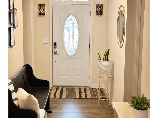 Photo - 183 Durana Way