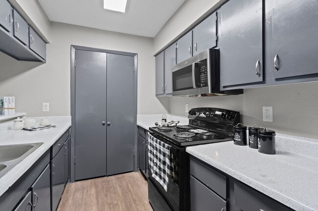 Photo - Harwell Apartments