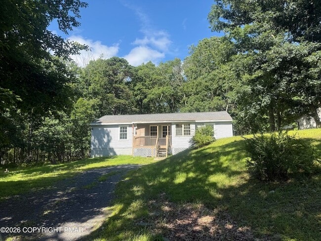 Building Photo - 2186 Spring Dr
