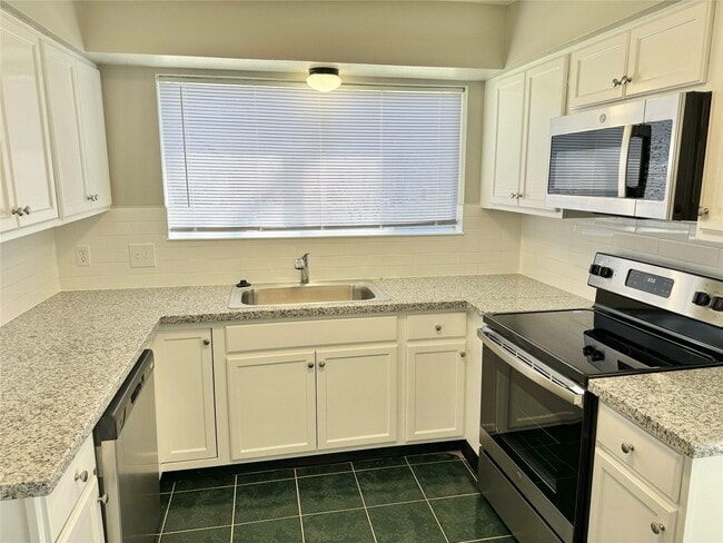 Photo - 9911 Landry Blvd