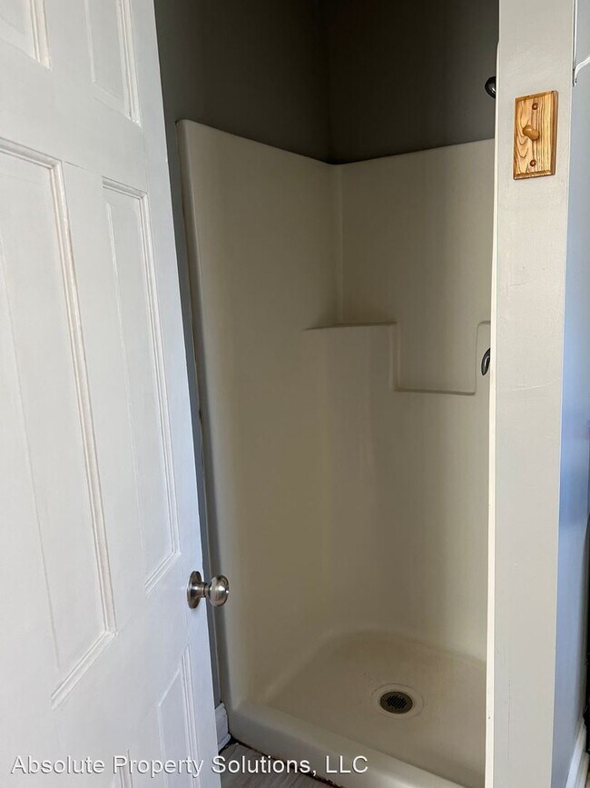 Photo - 1 br, 1 bath House - 1720 N Fremont Ave