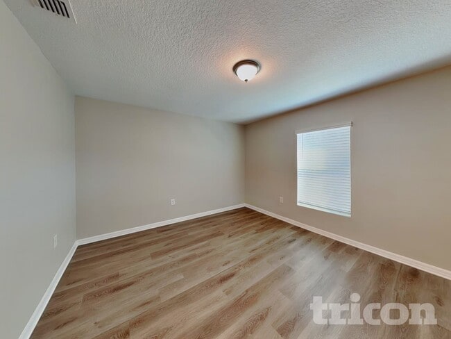 Photo - 1130 Alloway Ave