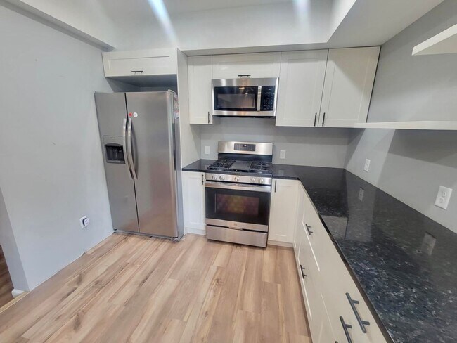 Photo - Bright, Modern, and Beautifully Updated 3 Bed + Loft, 2.5 Bath Home in the Heart of Hopkins, MN -...