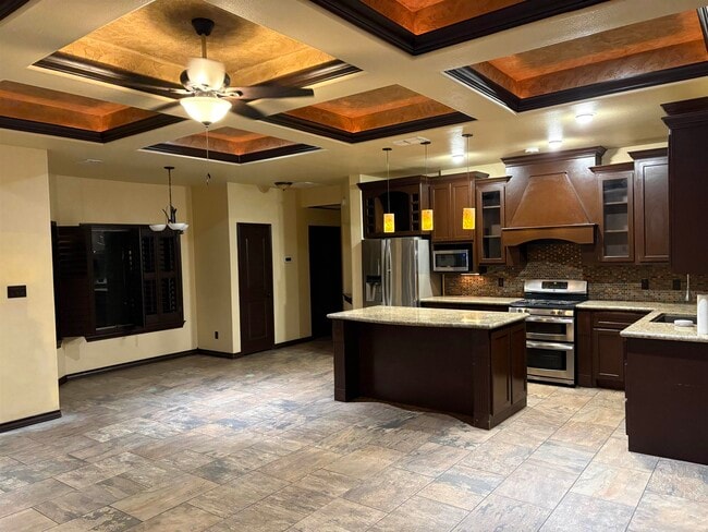 Photo - 405 Michoacan Loop