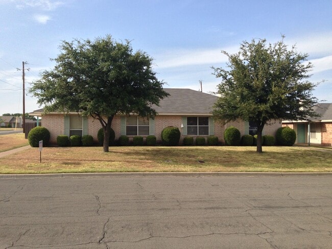 Building Photo - Duplex