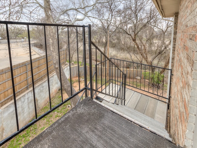 Photo - 6728 N Meridian Ave