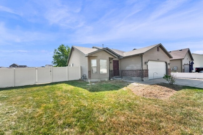 Photo - 2575 Athena Dr