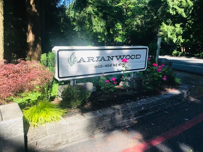 Building Photo - 14547 NE 40th St Unit Arjanwood