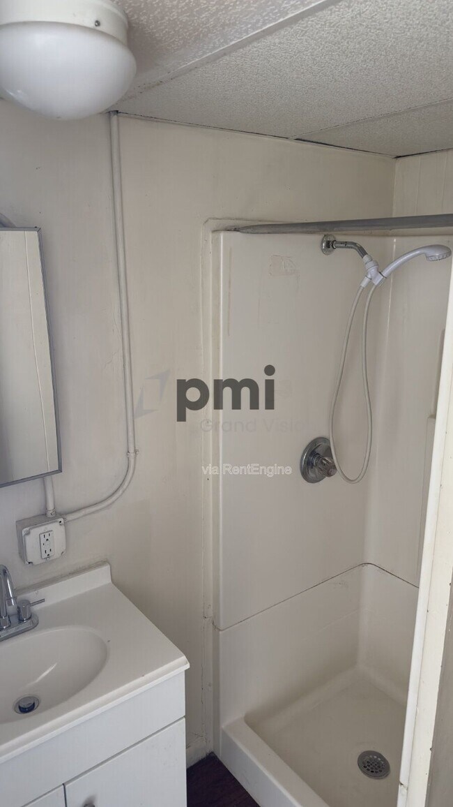 601 Monroe Ave Unit 16