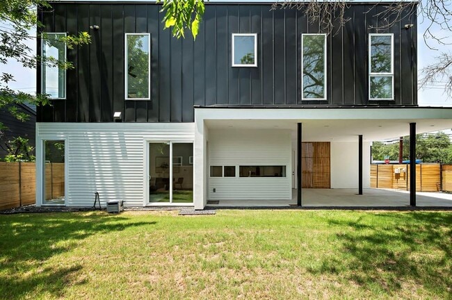 Photo - 5507 Manor Rd