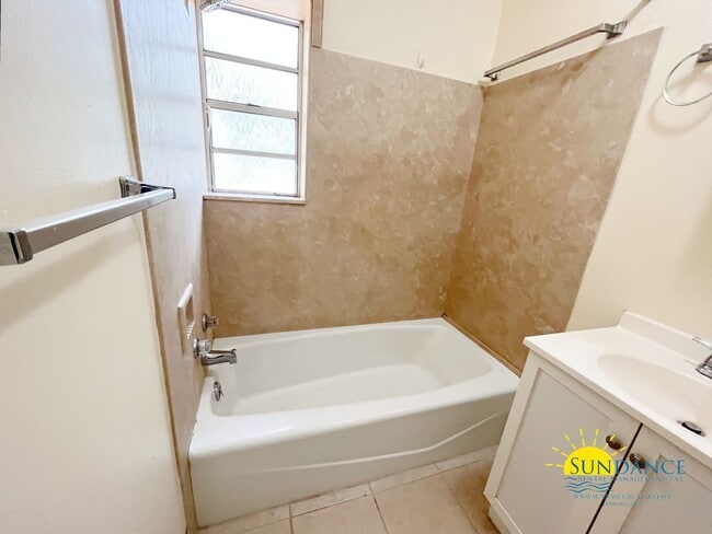 Photo - Efficient 1 Bedroom 1 Bathroom Unit in Niceville