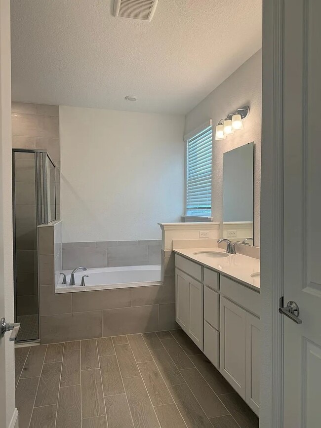 Photo - 298 Seaforth Dr