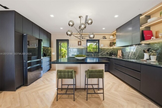 Photo - 331 NW 38th St
