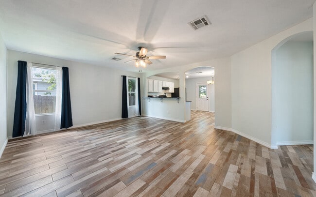Photo - 111 Quail Hollow Dr