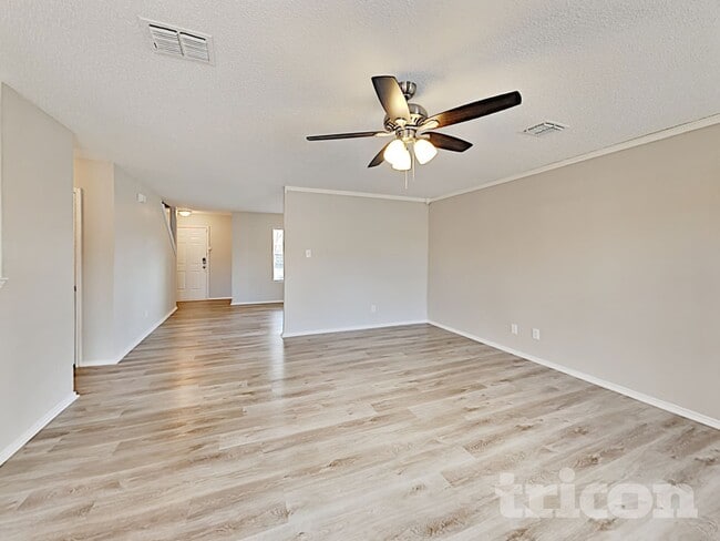 Photo - 1688 Wildrose Dr